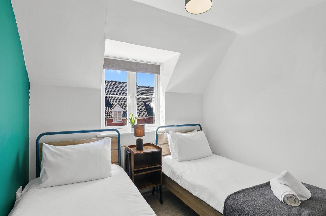 4Br Townhouse Wbalcony Free Parking Fast Wi-Fi Villa NWI Eksteriør billede