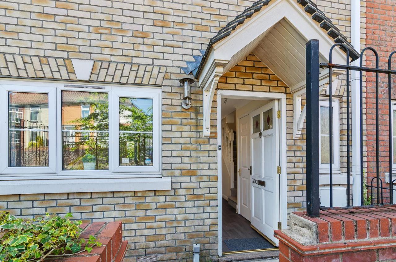 4Br Townhouse Wbalcony Free Parking Fast Wi-Fi Villa NWI Eksteriør billede