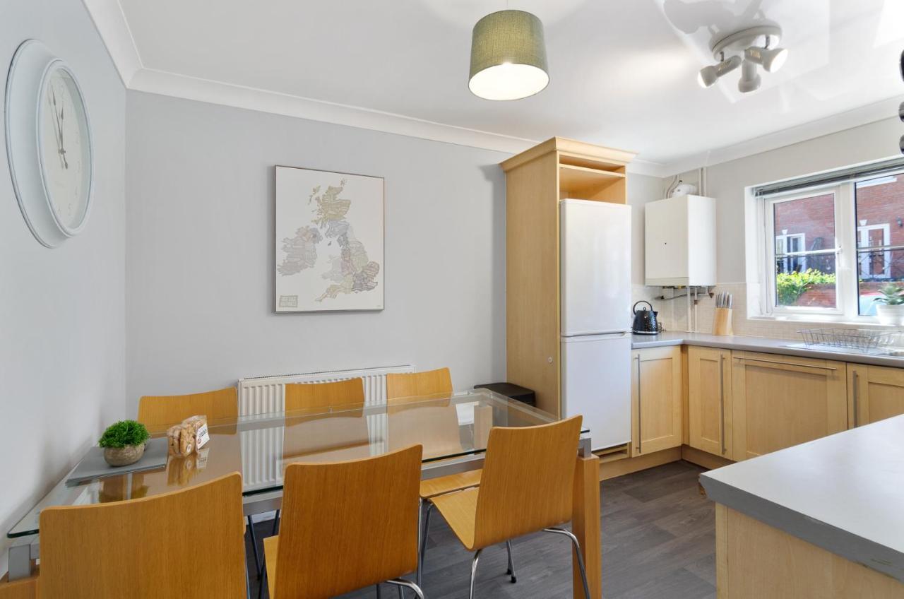 4Br Townhouse Wbalcony Free Parking Fast Wi-Fi Villa NWI Eksteriør billede