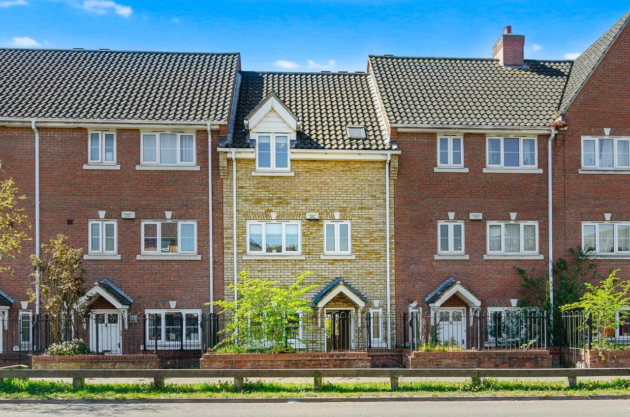 4Br Townhouse Wbalcony Free Parking Fast Wi-Fi Villa NWI Eksteriør billede